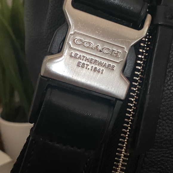 Coach Thompson Sling Pack 70360 HTF - Picture 8 of 12